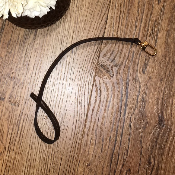 louis vuitton neverfull pochette strap